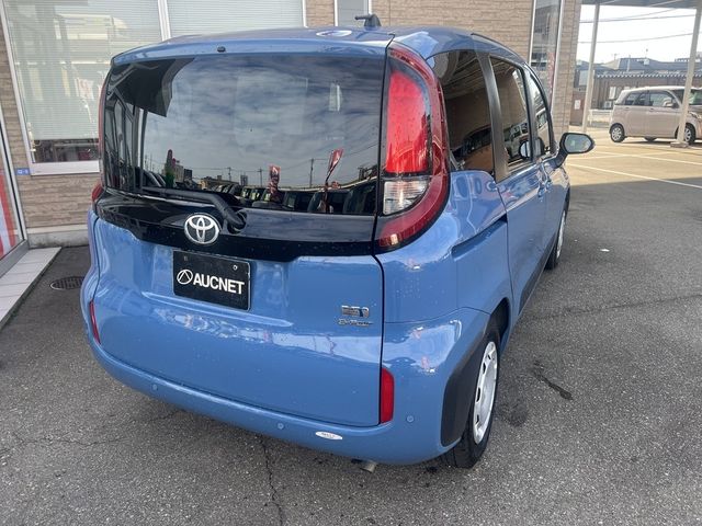 TOYOTA SIENTA HYBRID 2023