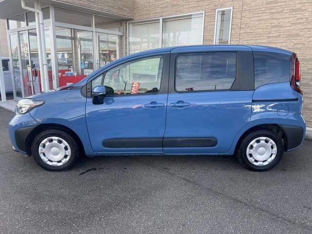 TOYOTA SIENTA HYBRID 2023