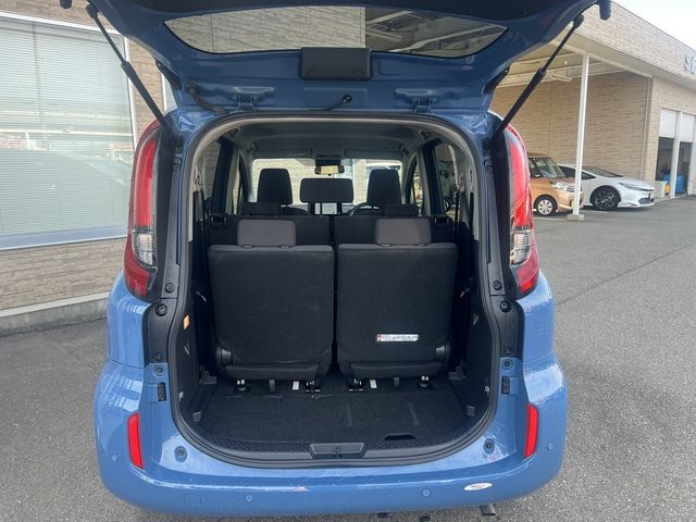 TOYOTA SIENTA HYBRID 2023