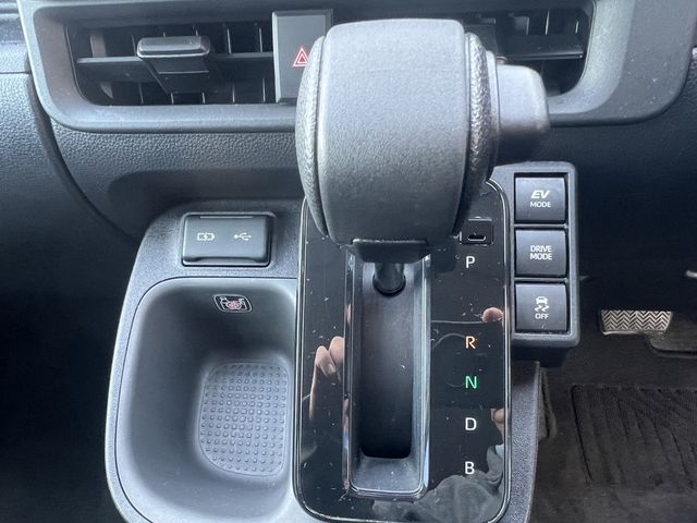 TOYOTA SIENTA HYBRID 2023