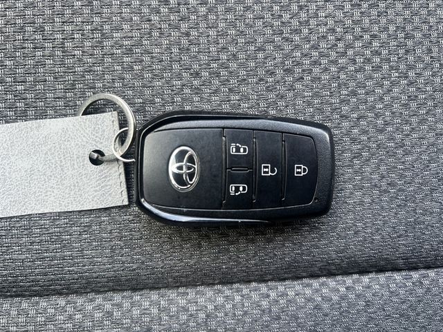 TOYOTA SIENTA HYBRID 2023