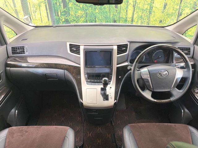 TOYOTA ALPHARD 2013