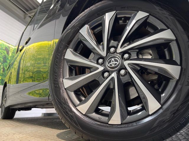 TOYOTA VOXY HYBRID 2024