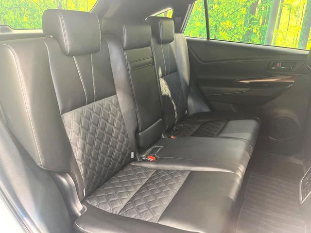 TOYOTA HARRIER 4WD 2014