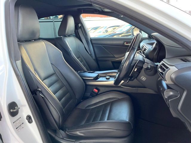 TOYOTA LEXUS IS300h 2017