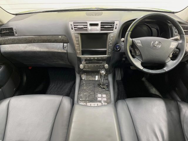 TOYOTA LEXUS LS600h 2011