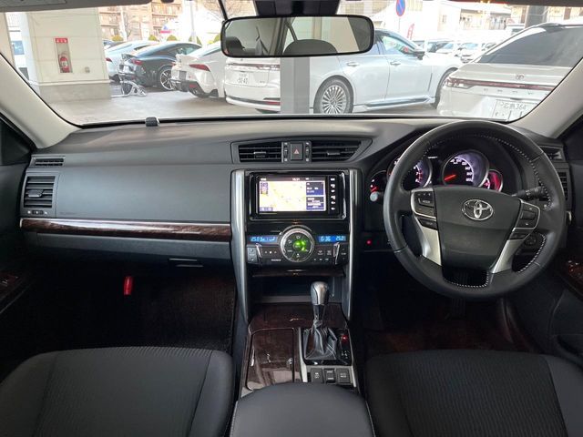TOYOTA MARK X 2019