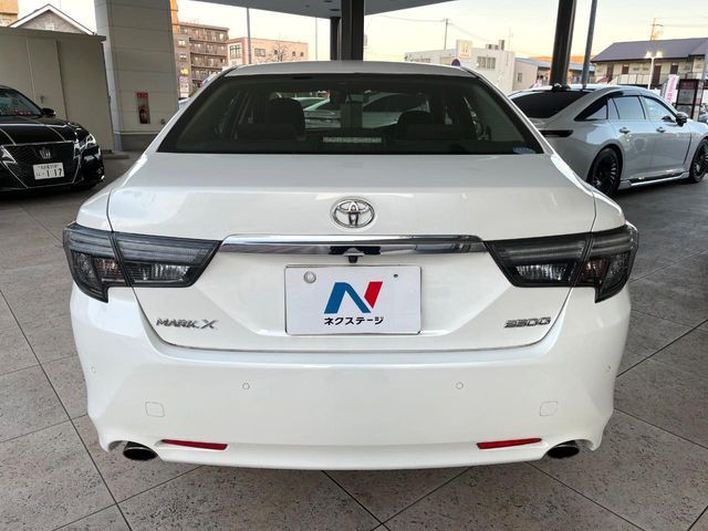 TOYOTA MARK X 2019