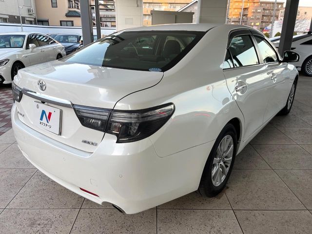 TOYOTA MARK X 2019