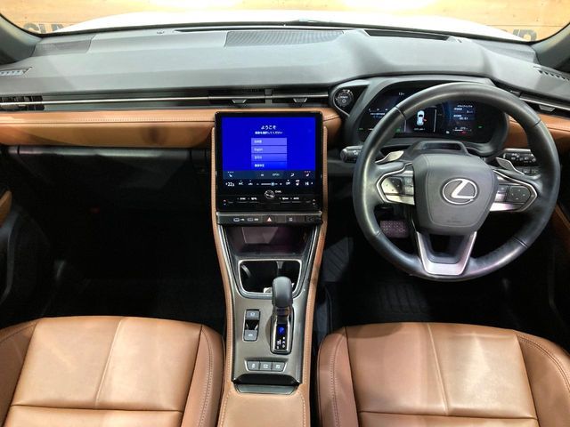 TOYOTA LEXUS LBX 2024