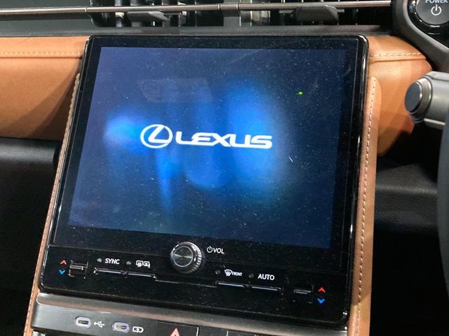 TOYOTA LEXUS LBX 2024