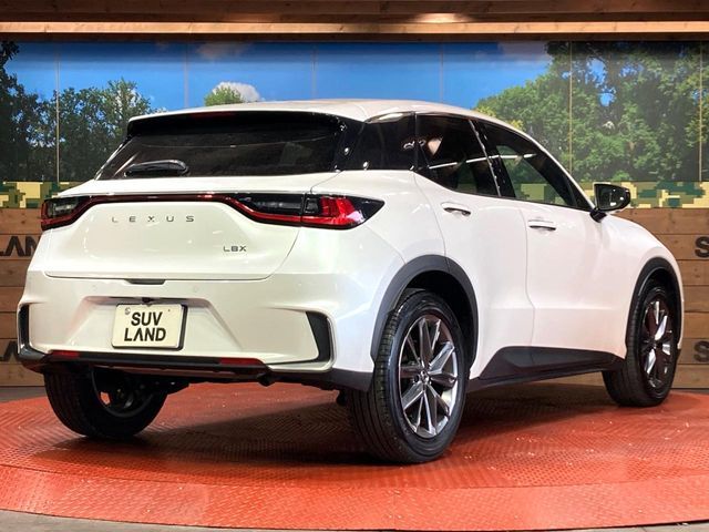 TOYOTA LEXUS LBX 2024