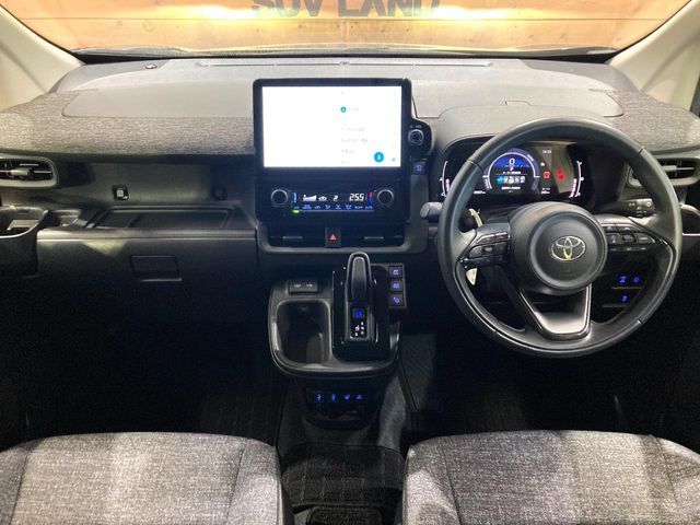 TOYOTA SIENTA HYBRID 2022