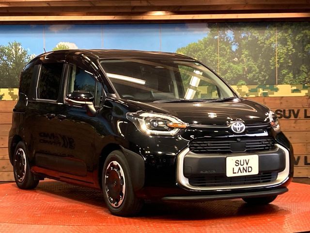 TOYOTA SIENTA HYBRID 2022