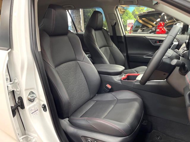 TOYOTA RAV4 4WD 2025