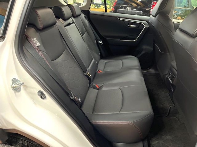 TOYOTA RAV4 4WD 2025