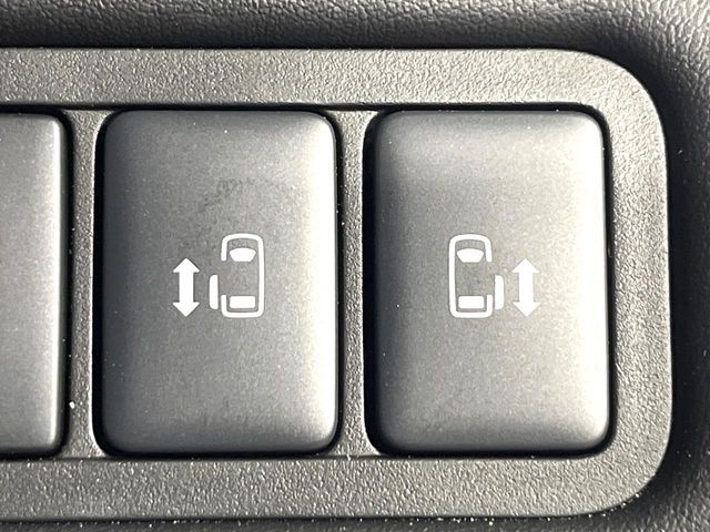 MITSUBISHI DELICA D:5 4WD 2023