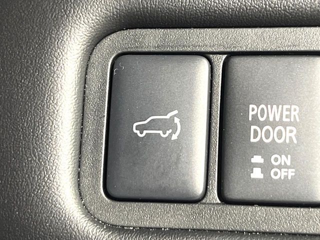 MITSUBISHI DELICA D:5 4WD 2023