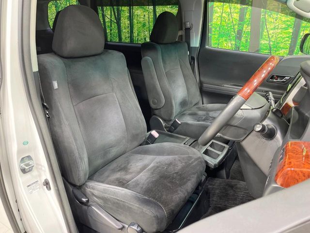 TOYOTA VELLFIRE 2009