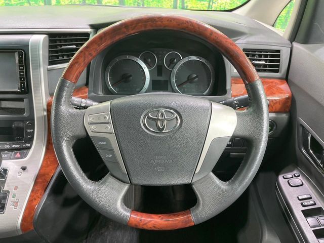 TOYOTA VELLFIRE 2009