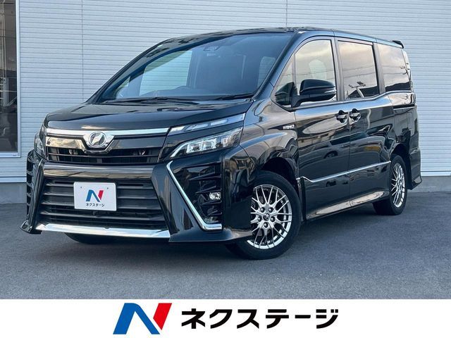 TOYOTA VOXY HYBRID 2017