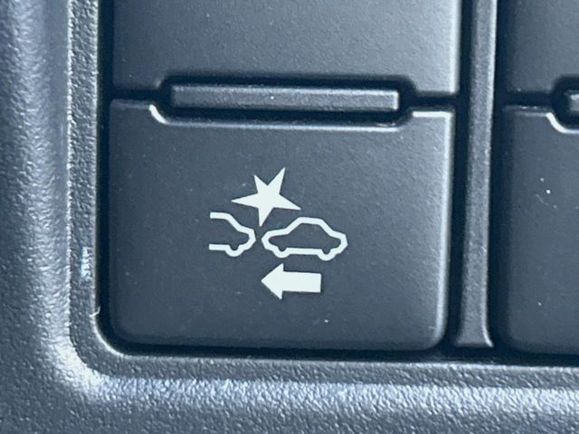 TOYOTA VOXY HYBRID 2017