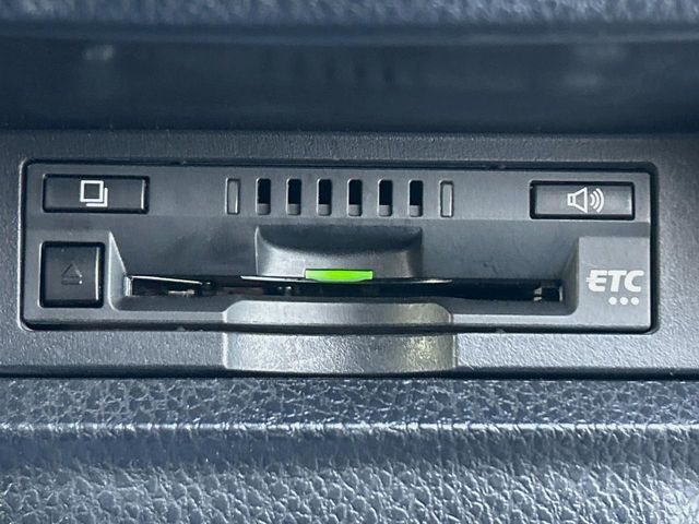 TOYOTA VOXY HYBRID 2017