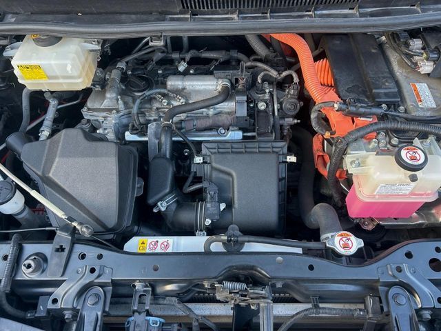 TOYOTA VOXY HYBRID 2017