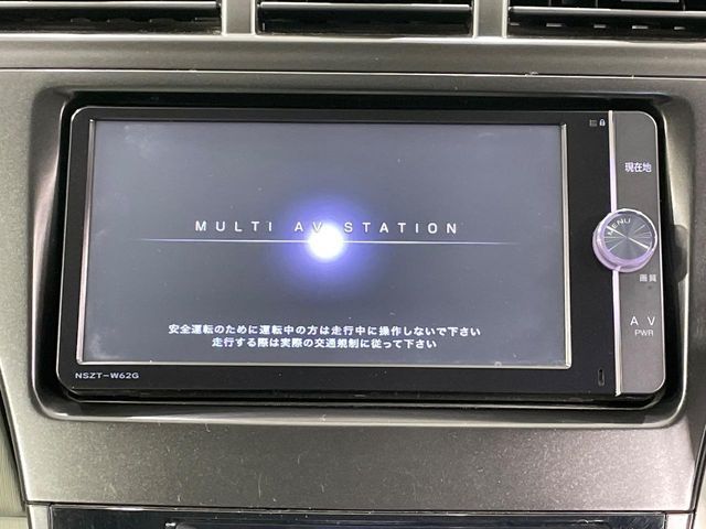 TOYOTA PRIUS Alpha 2013