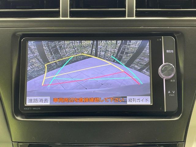 TOYOTA PRIUS Alpha 2013