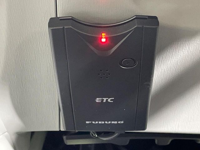 TOYOTA PRIUS Alpha 2013