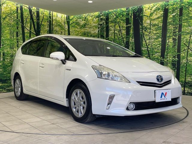 TOYOTA PRIUS Alpha 2013