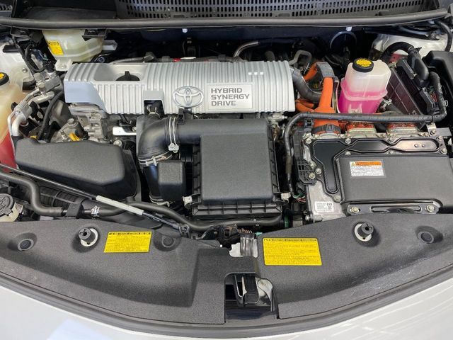 TOYOTA PRIUS Alpha 2013