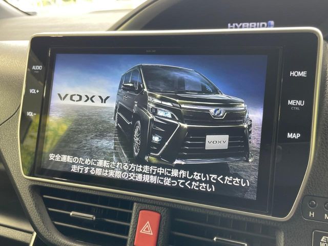 TOYOTA VOXY HYBRID 2018