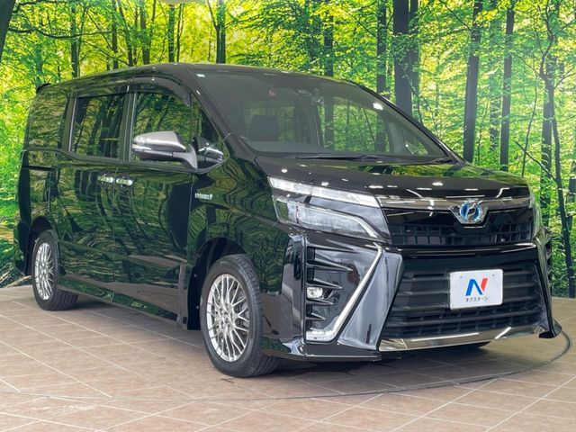 TOYOTA VOXY HYBRID 2018