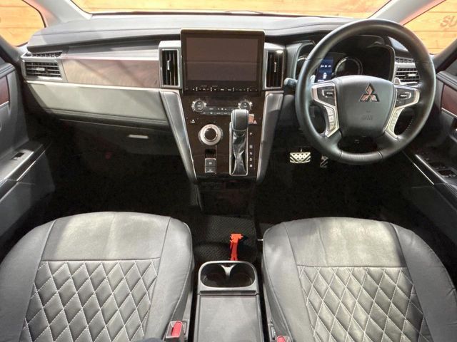 MITSUBISHI DELICA D:5 4WD 2024