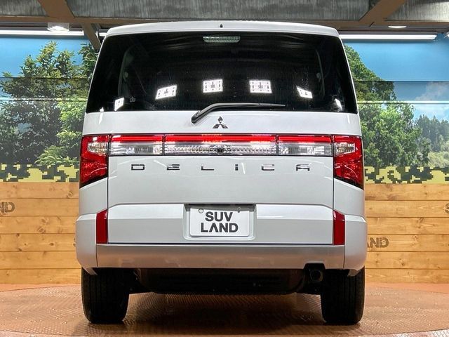 MITSUBISHI DELICA D:5 4WD 2024