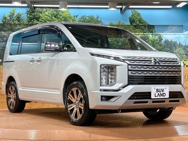 MITSUBISHI DELICA D:5 4WD 2024