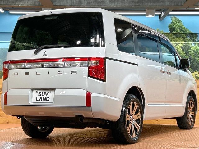 MITSUBISHI DELICA D:5 4WD 2024