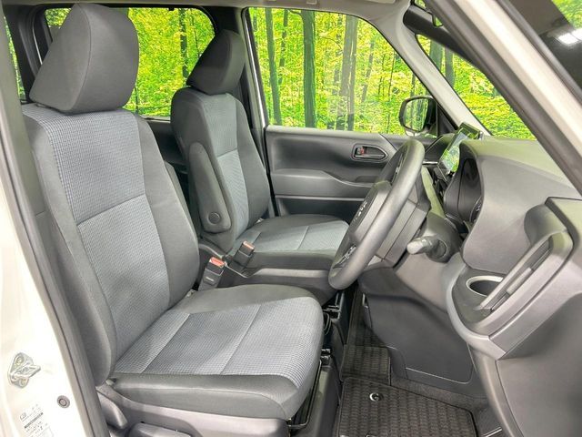 TOYOTA NOAH HYBRID 2025