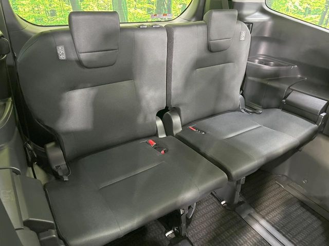 TOYOTA NOAH HYBRID 2025