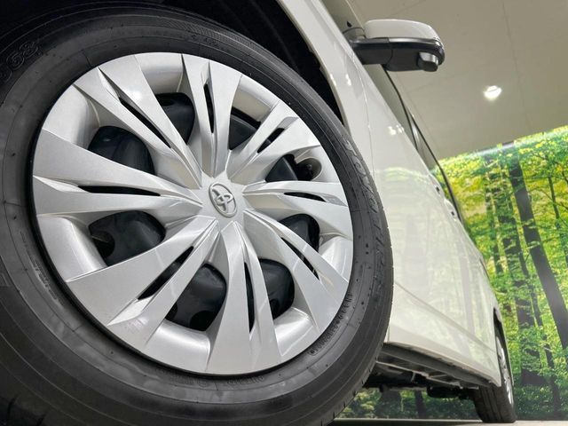 TOYOTA NOAH HYBRID 2025