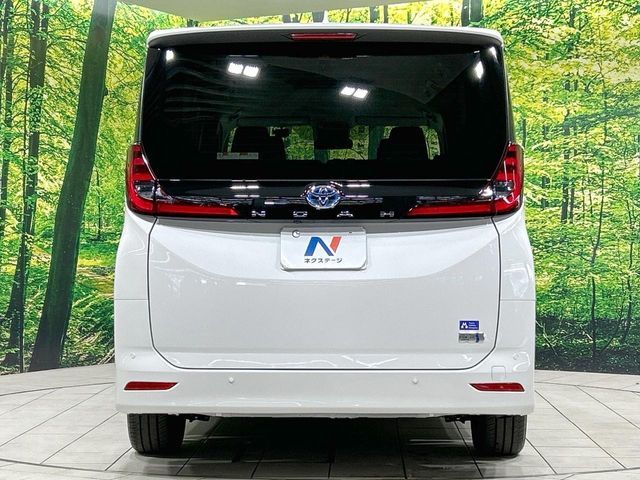 TOYOTA NOAH HYBRID 2025