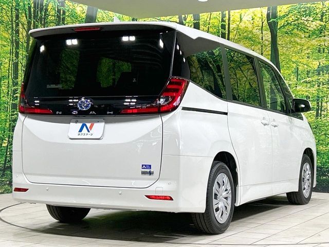 TOYOTA NOAH HYBRID 2025