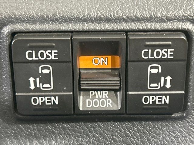 TOYOTA SIENTA HYBRID 2018