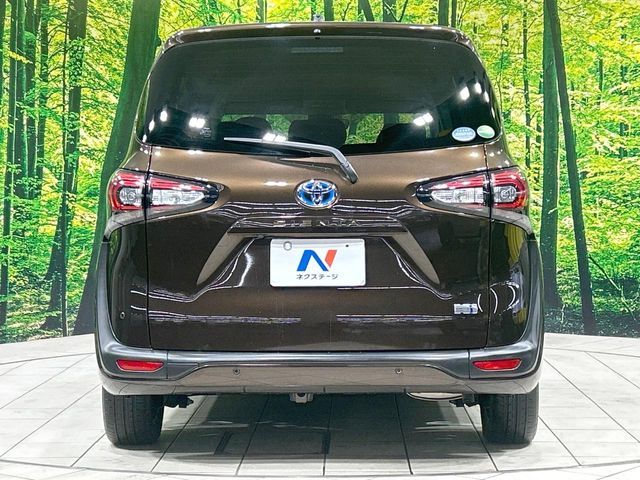 TOYOTA SIENTA HYBRID 2018