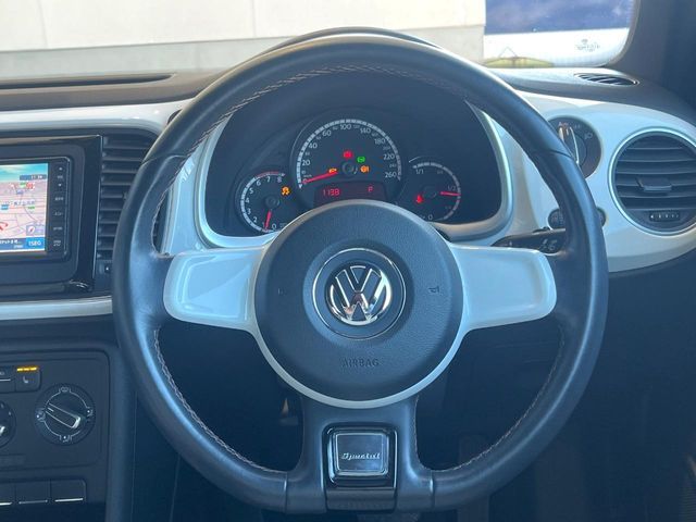 VOLKSWAGEN VOLKSWAGEN The BEETLE 2014