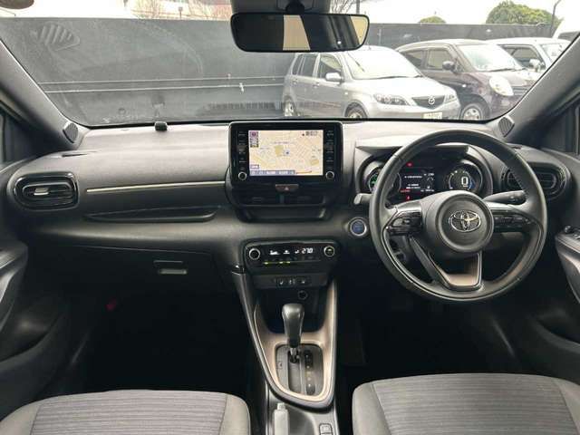 TOYOTA YARIS HYBRID 2024