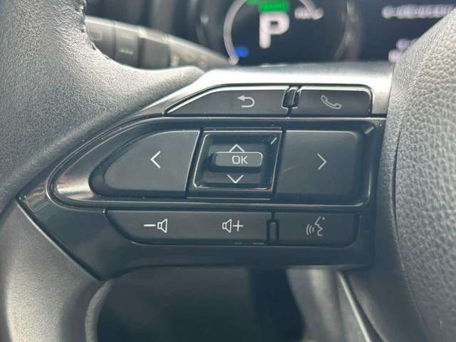 TOYOTA YARIS HYBRID 2024