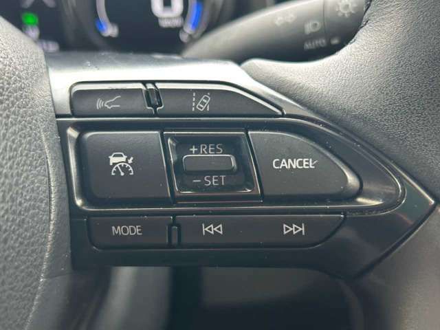 TOYOTA YARIS HYBRID 2024